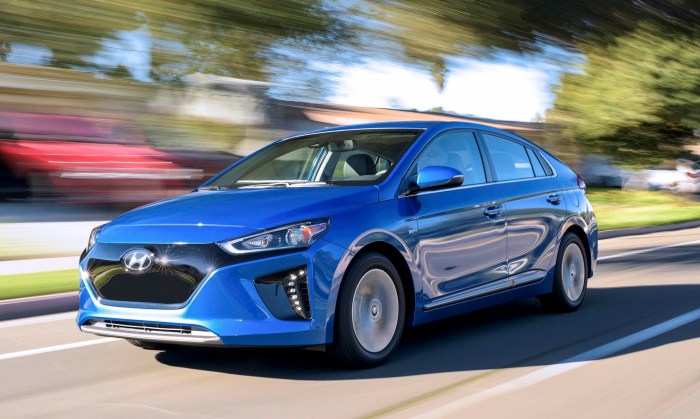 Fuel efficient most cars america hyundai ioniq electric autonxt vehicles